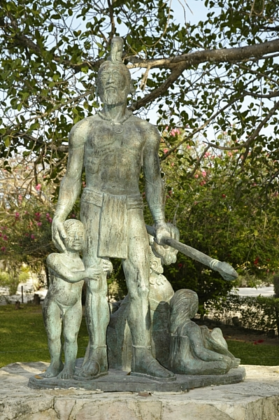 escultura-de-gonzalo-guerrero-y-sus-tres-hijos